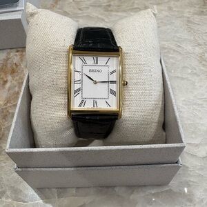 Seiko Quartz Gold and Black Leather Watch SWR052